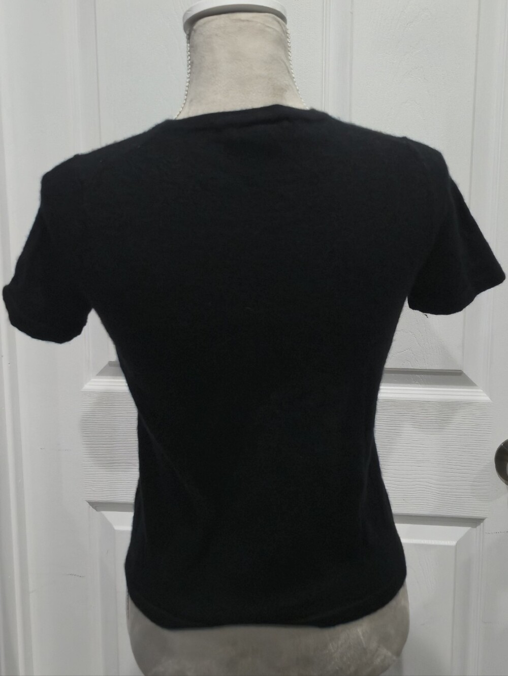 Saks Fifth Avenue 100% Cashmere Black Crewneck M - Picture 2 of 9